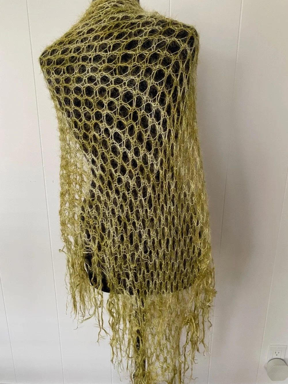 Wonderful Hand Knit Shawl - Picture 6 of 10